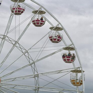Schwerer Unfall im Freizeitpark Walibi: Besucher verliert Fingerkuppe