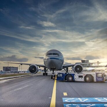 Sicherheitsaktion am Flughafen: Trump verließ Maschine über Catering-LKW