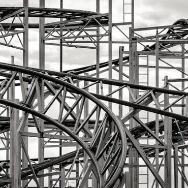 Technischer Defekt in Döbeln: Achterbahn-Evakuierung bei Karls